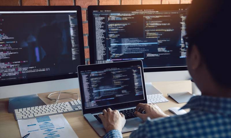 数据科学选型:R与Python如何赋能汤阴县网站建设?